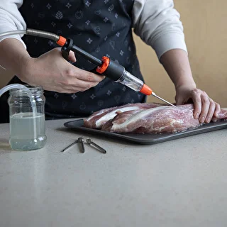 Semi-automatic meat injector with a hose and a needle set – photo 11