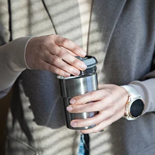 Electric burr grinder for coffee with brewer and thermal mug – photo 18