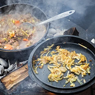 Cast iron suspended cauldron with frying pan – photo 12