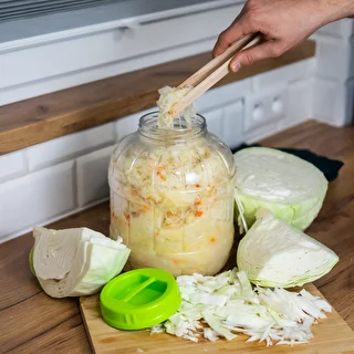Shatterproof jar for brine pickling 5 L + wooden tongs – photo 9