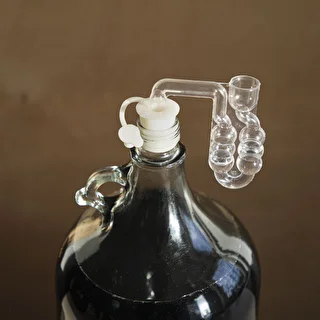 Ø26/28 mm demijohn stopper with a closure – photo 7