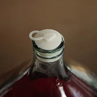 Ø40/43 mm demijohn stopper with a closure – photo 6