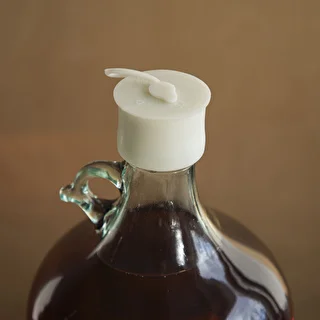 Ø50/54 mm demijohn stopper with a closure – photo 6
