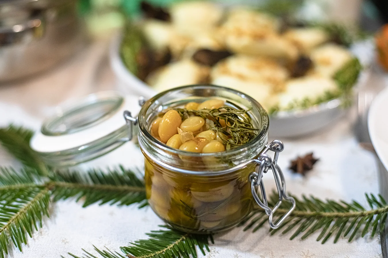 Beans with honey and rosemary
