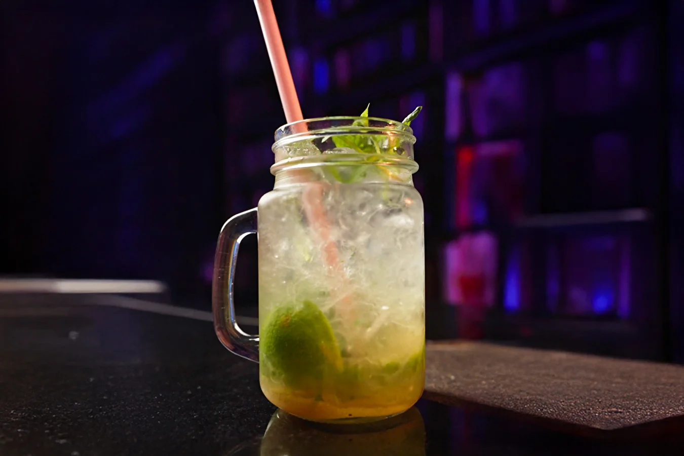 Nojito - a refreshing, non-alcoholic drink with lime and mint