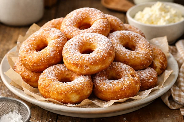 Curd cheese doughnuts