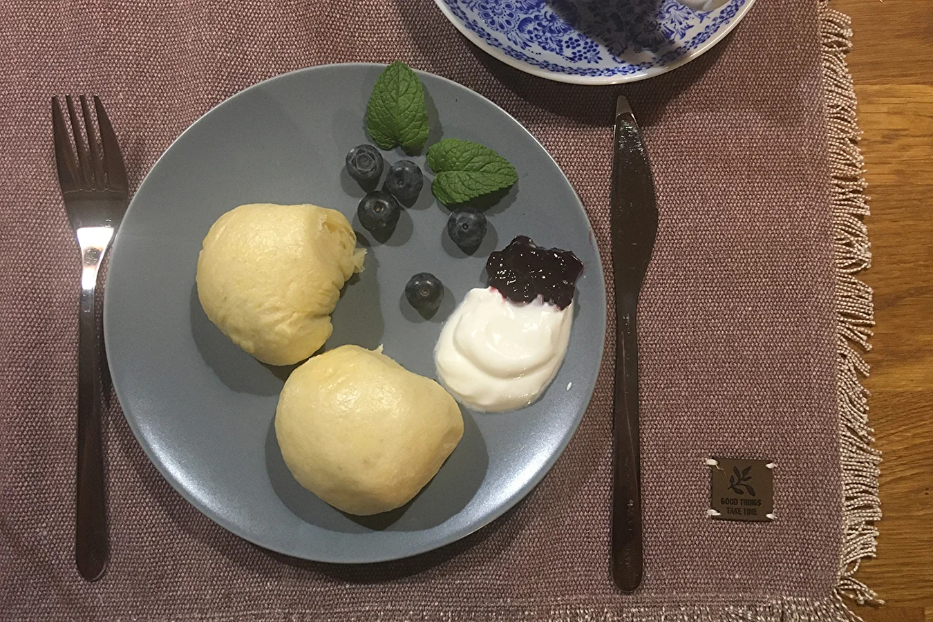 Steamed yeast buns with blueberries