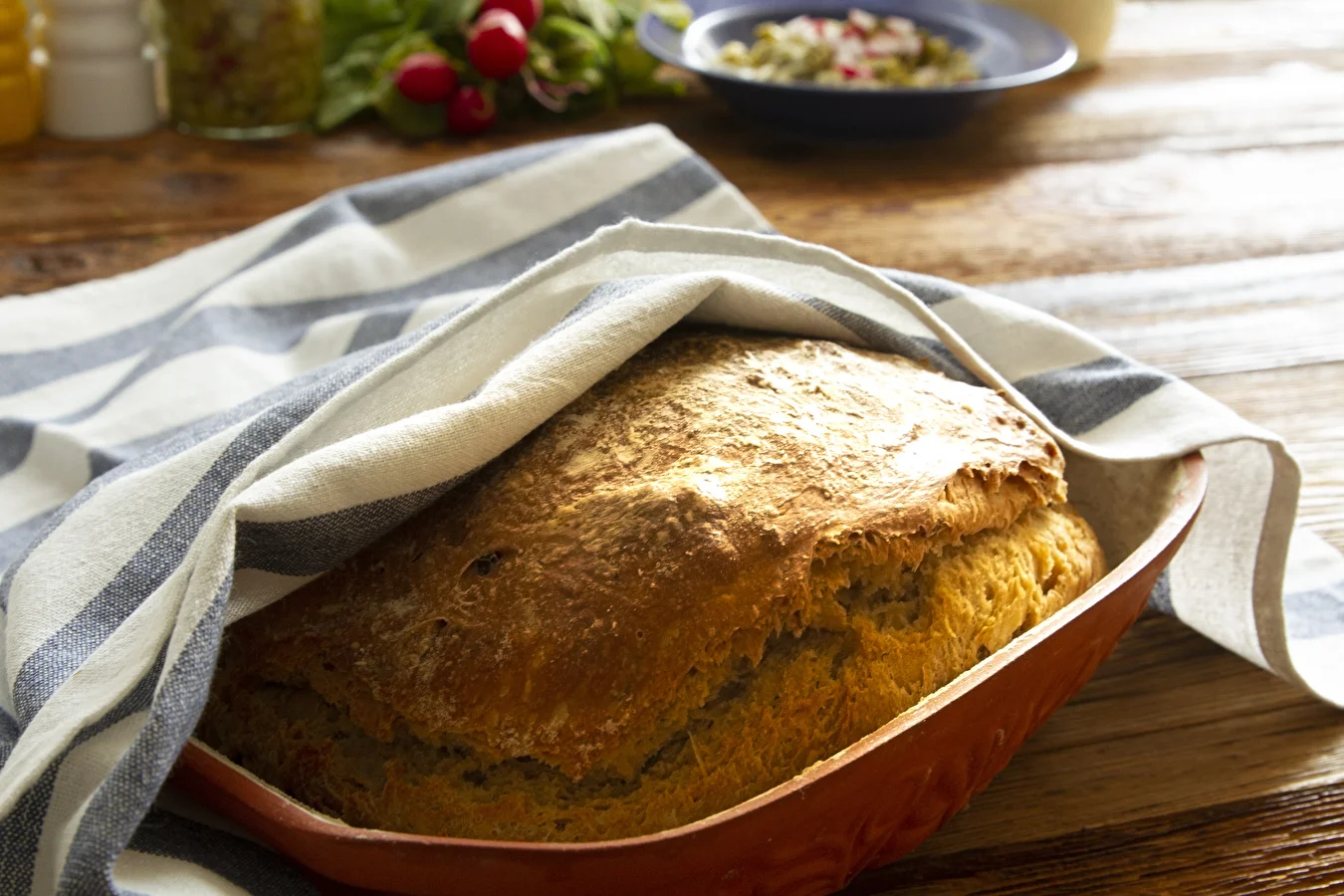 Wheat bread with sun-dried tomatoes