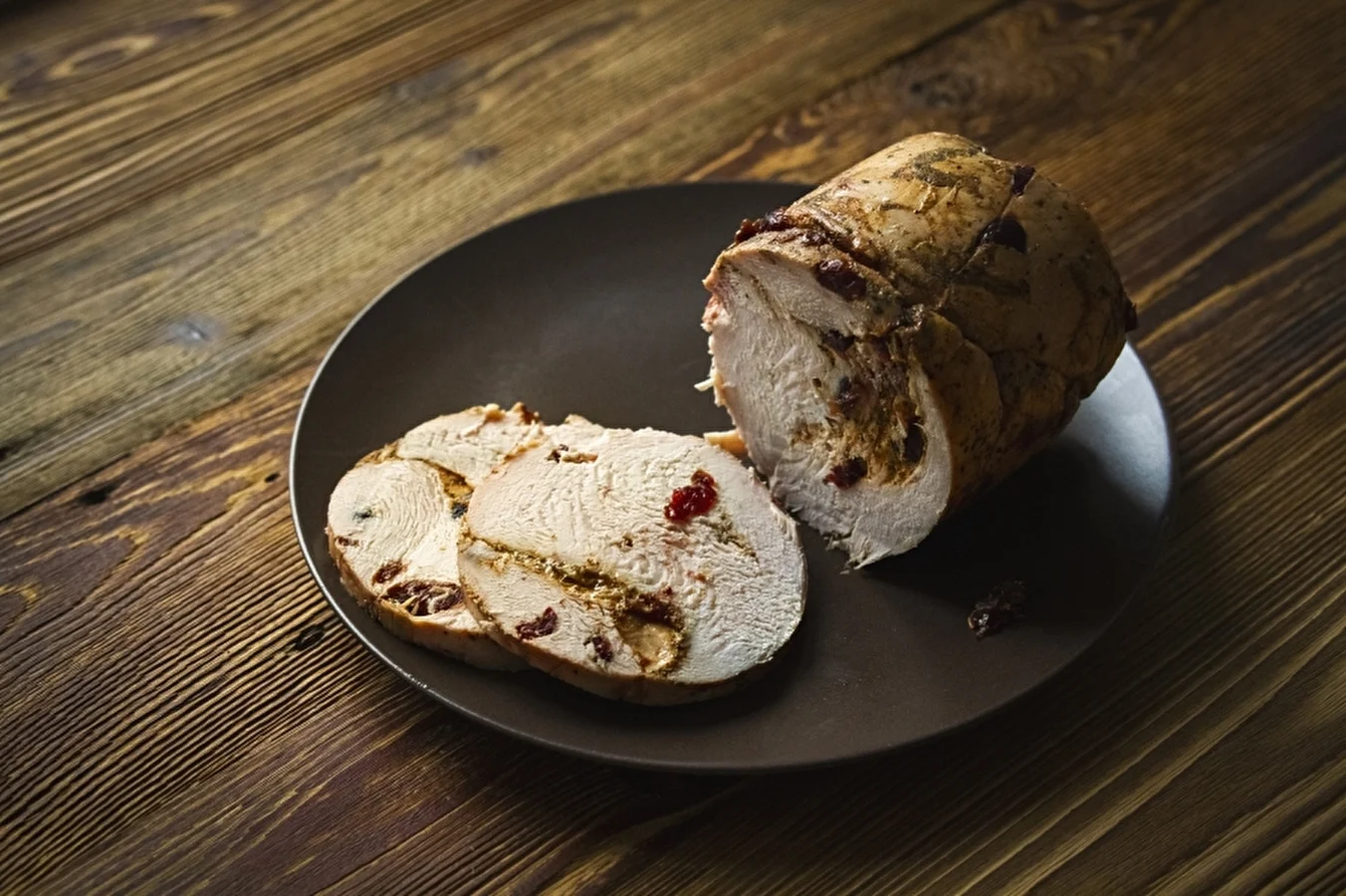 Chicken breast ham with spicy cranberries - a ham cooker dish