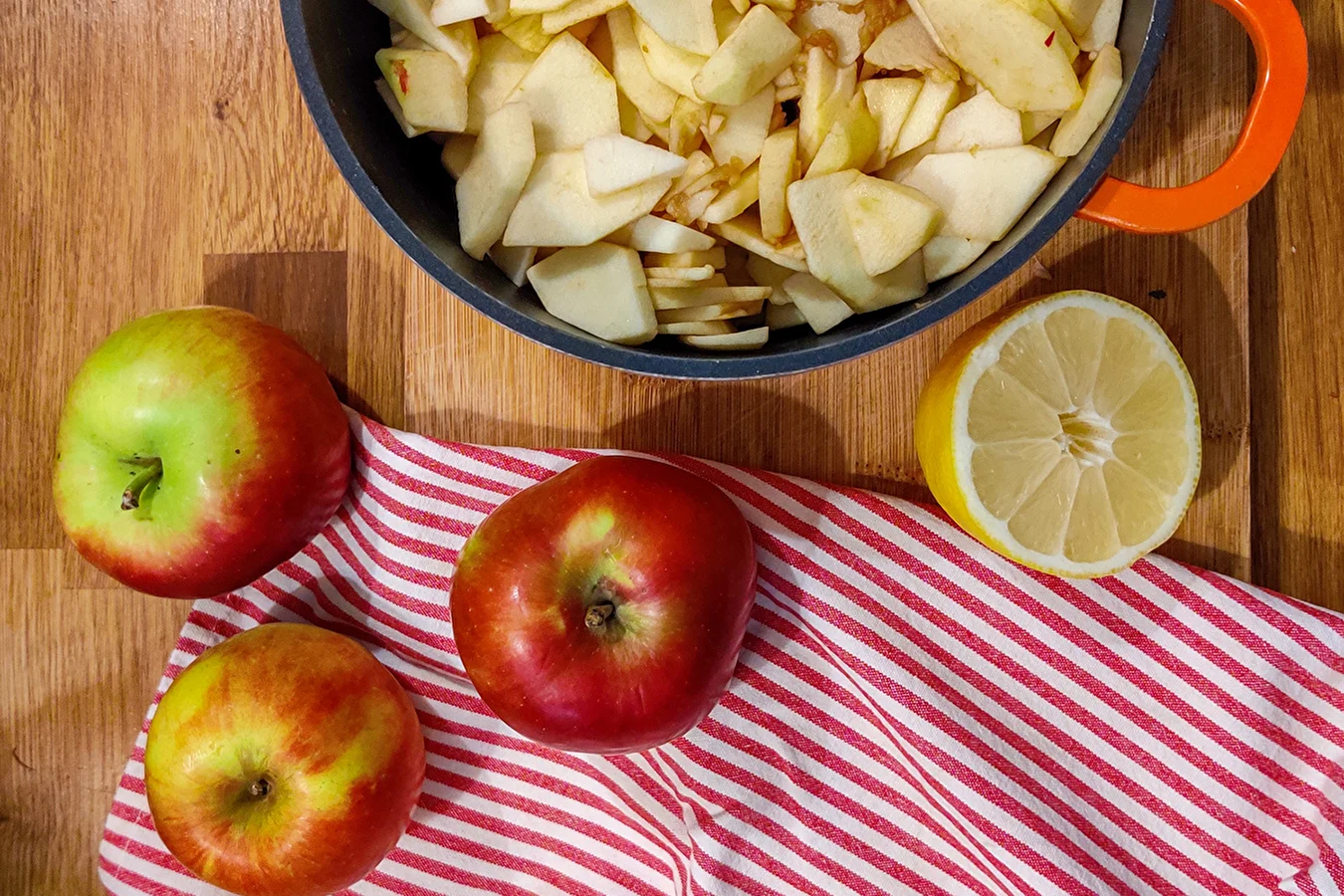 Apple butter - spread the fruit!