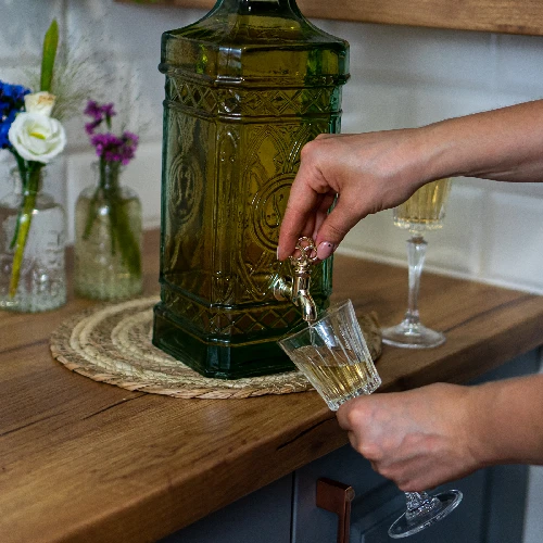 3,4l Tower glass bottle with tap - 4 ['alcohol bottle', ' decorated alcohol bottles', ' glass alcohol bottle', ' moonshine bottles for wedding party', ' liqueur bottle']