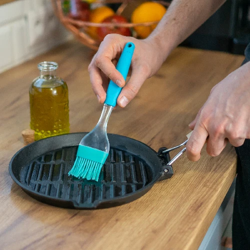 Cast iron round griddle pan with handle, 24 cm - 3 ['cast iron skillet induction', ' cast iron pots', ' skillet with wooden handle', ' cast iron pots']