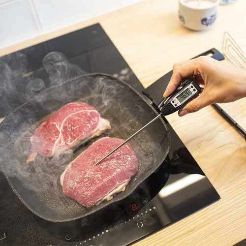 Electronic cooking thermometer (-50°C to +300°C) with case, black - 4 ['thermometer for food', ' thermometer with casing thermometer for cooking', ' thermometer for roasting', ' thermometer for frying', ' thermometer for smoking', ' kitchen thermometer', ' thermometer for meat', ' thermometer for pastries']