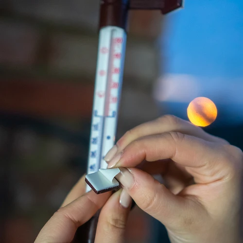 Outdoor window thermometer, brown (-50°C to +50°C) 18cm - 6 ['outdoor thermometer', ' thermometer', ' outdoor window thermometer', ' thermometer easy-to-read scale', ' plastic thermometer', ' window thermometer', ' balcony thermometer', ' two-sided thermometer', ' self-adhesive thermometer']