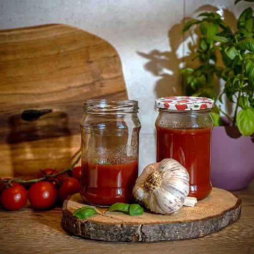 Tomato-patterned Ø66/4 lids -  10 pcs - 9 ['white lid', ' colourful tomato pattern', ' pasteurisation', ' process control', ' storage', ' Tomatoes size Ø66', ' larder decoration', ' lids for pasteurisation', ' vegetable lids', ' tomato lids']