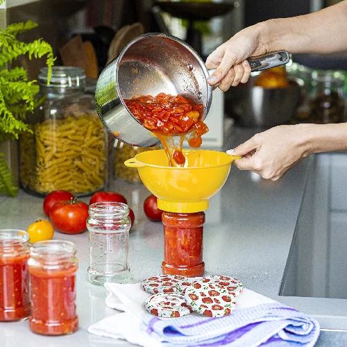 Tomato-patterned Ø66/4 lids -  10 pcs - 5 ['white lid', ' colourful tomato pattern', ' pasteurisation', ' process control', ' storage', ' Tomatoes size Ø66', ' larder decoration', ' lids for pasteurisation', ' vegetable lids', ' tomato lids']