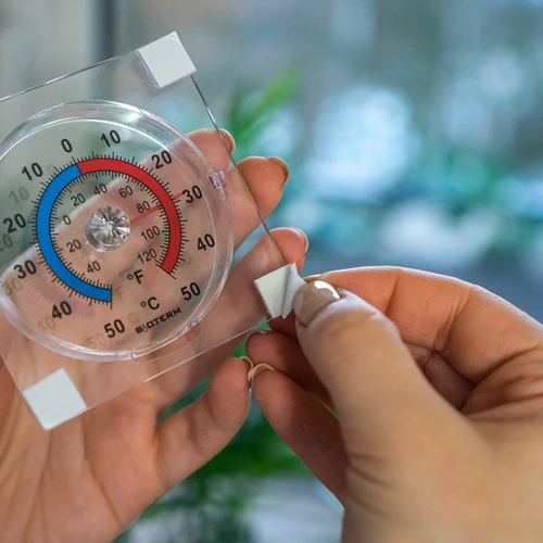 Universal, self-adhesive transparent thermometer (-50°C to +50°C) - 6 ['universal thermometer', ' self-adhesive thermometer', ' thermometer for indoors', ' home thermometer', ' thermometer', ' room thermometer', ' thermometer legible scale', ' plastic thermometer', ' thermometer fixed to a glass pane']